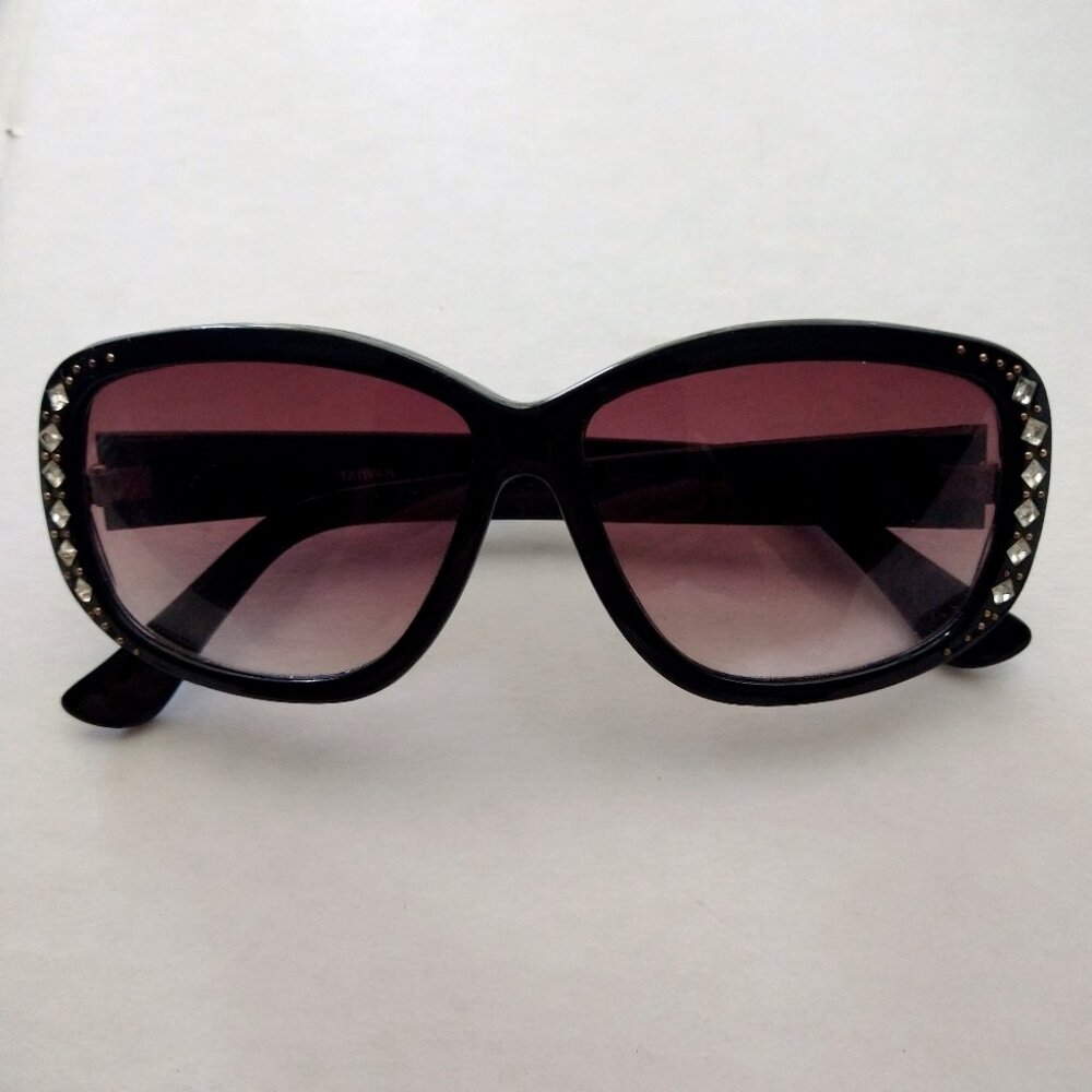 Mob Wife Rhinestone Sunglasses Black Frame Gradient Lens 80s Retro Style
